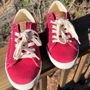 Iconic Taos RED Star Burst Canvas Sneaker - Size 8.5